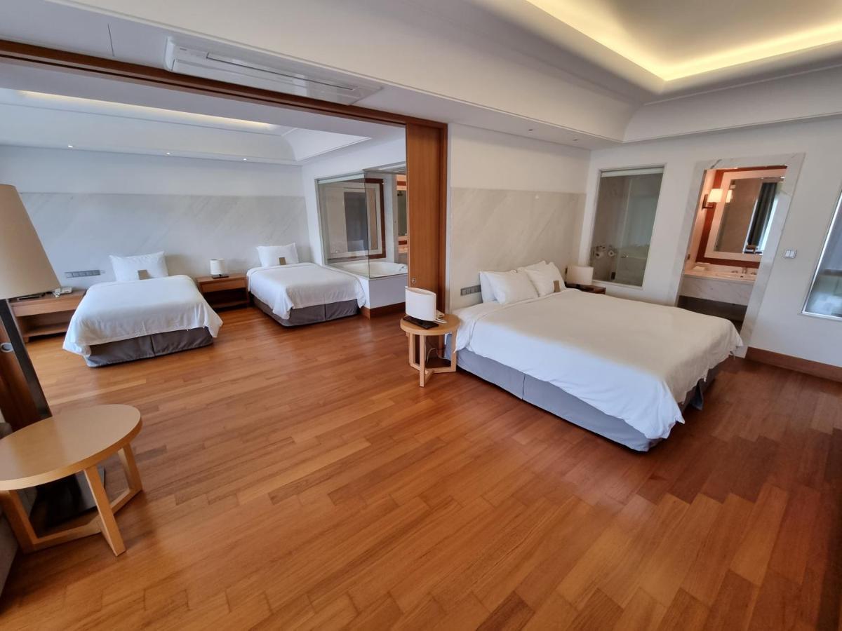 Pinegrove Hotel Gimhae Екстериор снимка
