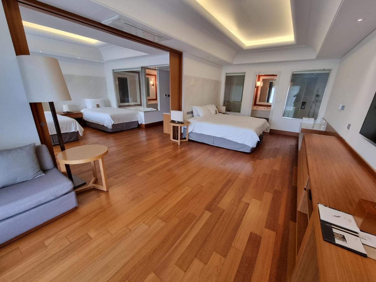 Pinegrove Hotel Gimhae Екстериор снимка