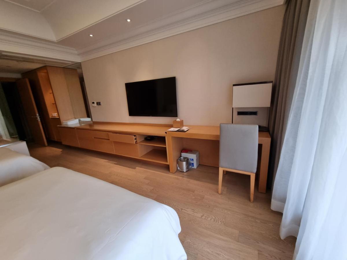 Pinegrove Hotel Gimhae Екстериор снимка